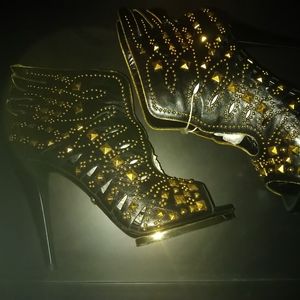 Peep Toe booties embellished leather boots.